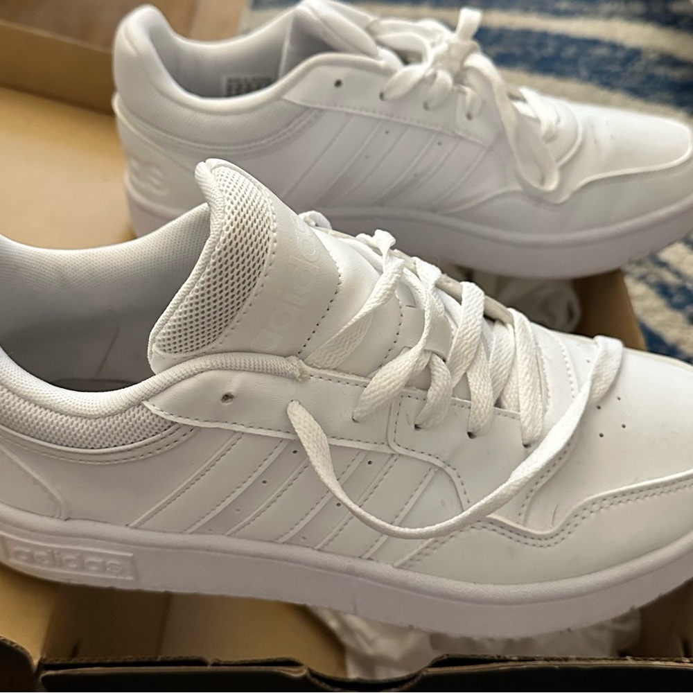 Brand new white addidas sneakers! Never worn ! Basketball sneakers addidas - Picture 3 of 3